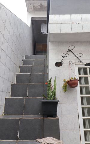 Casa para alugar com 88m², 3 quartos e 1 vagaEscarda externa