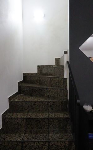 Casa para alugar com 88m², 3 quartos e 1 vagaEscada