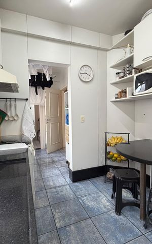 Apartamento à venda com 110m², 3 quartos e 2 vagas Apartamento à venda com 110m², 3 quartos e 2 vagasCozinha e Área de Serviço