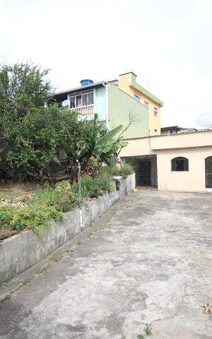 Casa à venda com 450m², 3 quartos e 5 vagasQuintal