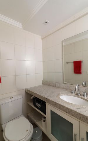 Apartamento para alugar com 137m², 3 quartos e 4 vagas Apartamento para alugar com 137m², 3 quartos e 4 vagasBanheiro da Suíte 1