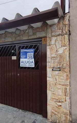 Casa para alugar com 70m², 2 quartos e 2 vagas Casa para alugar com 70m², 2 quartos e 2 vagasFachada