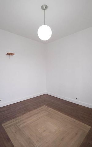 Casa para alugar com 70m², 2 quartos e 2 vagasQuarto 1
