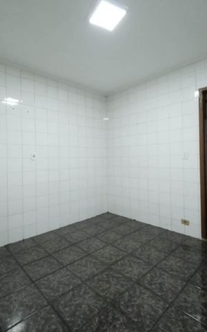 Casa para alugar com 70m², 2 quartos e 2 vagasCozinha