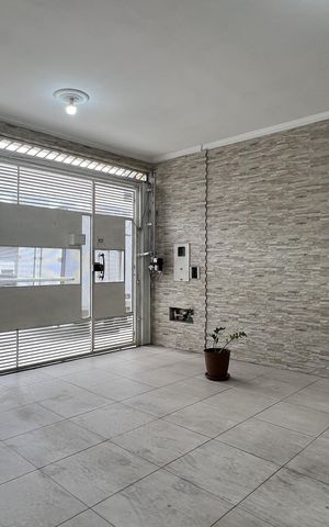 Casa à venda com 125m², 4 quartos e 2 vagas Casa à venda com 125m², 4 quartos e 2 vagasGaragem