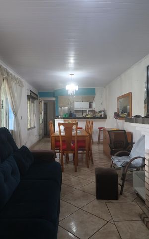 Casa à venda com 70m², 3 quartos e 5 vagasSala
