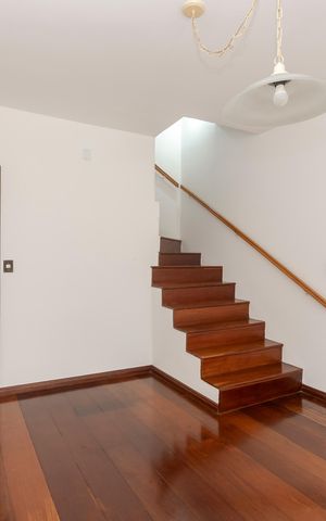 Casa de condomínio à venda com 90m², 3 quartos e 2 vagas Casa de condomínio à venda com 90m², 3 quartos e 2 vagasSala