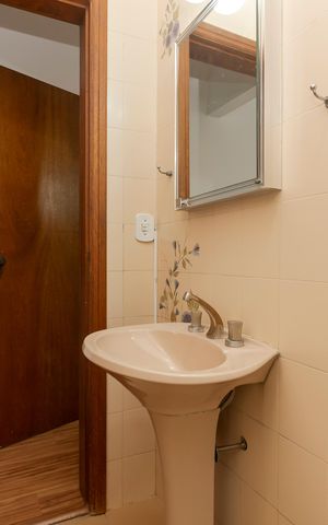 Casa de condomínio à venda com 90m², 3 quartos e 2 vagas Casa de condomínio à venda com 90m², 3 quartos e 2 vagasBanheiro da Suíte