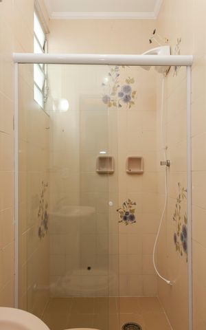 Casa de condomínio à venda com 90m², 3 quartos e 2 vagas Casa de condomínio à venda com 90m², 3 quartos e 2 vagasBanheiro da Suíte