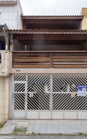 Casa para alugar com 198m², 3 quartos e 2 vagasFachada