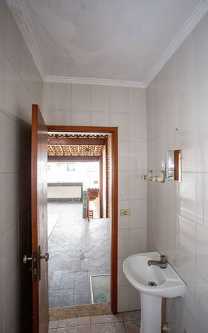 Casa para alugar com 198m², 3 quartos e 2 vagasBanheiro 2