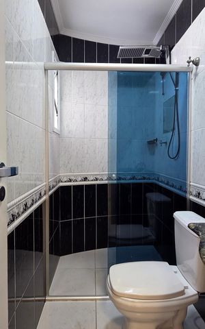 Casa de condomínio para alugar com 137m², 3 quartos e 3 vagas Casa de condomínio para alugar com 137m², 3 quartos e 3 vagasBanheiro da Suíte 1
