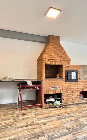 Casa à venda com 400m², 3 quartos e 6 vagasChurrasqueira