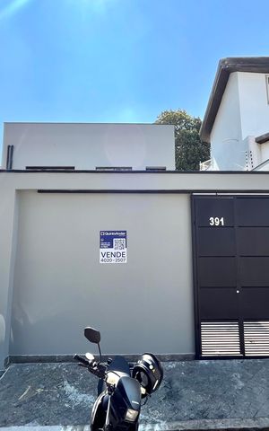 Casa à venda com 400m², 3 quartos e 6 vagasFachada