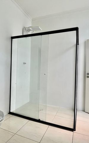 Casa à venda com 400m², 3 quartos e 6 vagasBanheiro da Suíte 1
