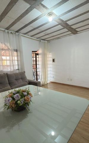 Casa à venda com 250m², 3 quartos e 4 vagas