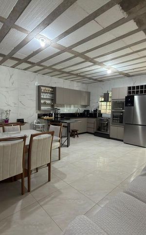 Casa à venda com 250m², 3 quartos e 4 vagas