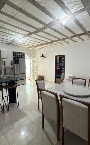 Casa à venda com 250m², 3 quartos e 4 vagas