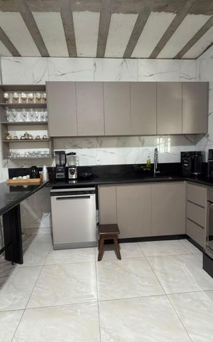 Casa à venda com 250m², 3 quartos e 4 vagas