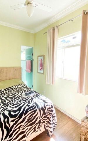 Casa à venda com 250m², 4 quartos e 4 vagasSuíte