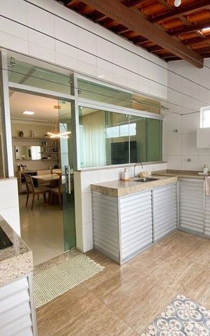 Casa à venda com 250m², 4 quartos e 4 vagasÁrea de serviço