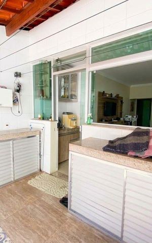 Casa à venda com 250m², 4 quartos e 4 vagasÁrea de serviço