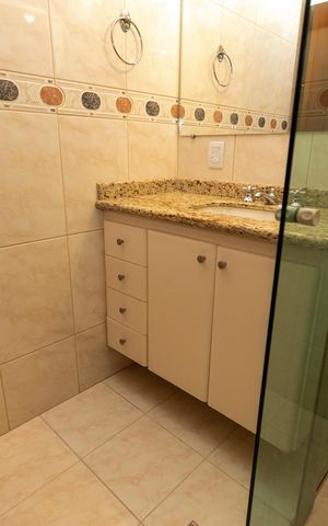 Casa de condomínio à venda com 628m², 3 quartos e 4 vagasBANHEIRO SUITE Nº 3