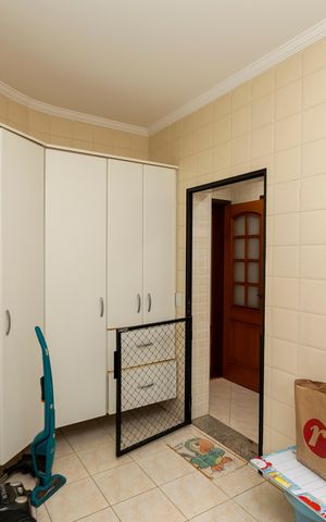 Casa de condomínio à venda com 628m², 3 quartos e 4 vagasÁREA DE SERVIÇO