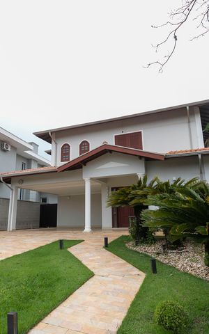 Casa de condomínio à venda com 628m², 3 quartos e 4 vagasJARDIM