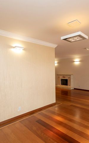 Casa de condomínio à venda com 628m², 3 quartos e 4 vagasSALA PARA VÁRIOS AMBIENTES