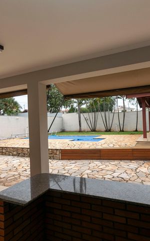 Casa de condomínio à venda com 628m², 3 quartos e 4 vagasQUINTAL COM CHURRASQUEIRA E PISCINA