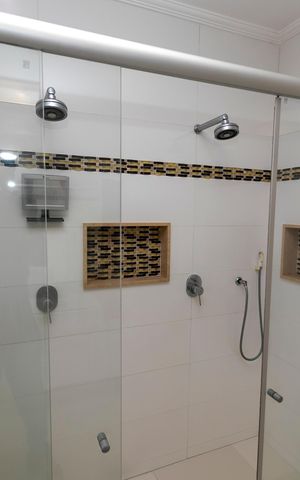 Casa de condomínio à venda com 628m², 3 quartos e 4 vagasBANHEIRO SUITE PRINCIPAL