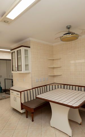 Casa de condomínio à venda com 628m², 3 quartos e 4 vagasCOZINHA