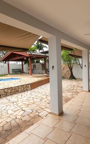 Casa de condomínio à venda com 628m², 3 quartos e 4 vagasQUINTAL COM CHURRASQUEIRA E PISCINA