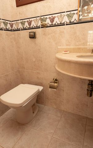 Casa de condomínio à venda com 628m², 3 quartos e 4 vagasLAVABO