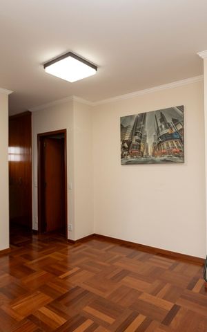 Casa de condomínio à venda com 628m², 3 quartos e 4 vagasHALL DOS QUARTOS