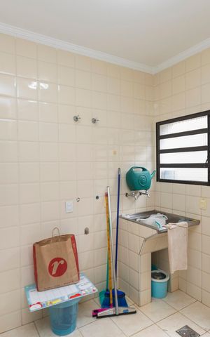 Casa de condomínio à venda com 628m², 3 quartos e 4 vagasÁREA DE SERVIÇO