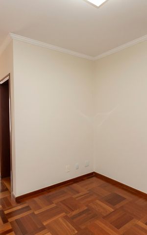 Casa de condomínio à venda com 628m², 3 quartos e 4 vagasHALL DOS QUARTOS
