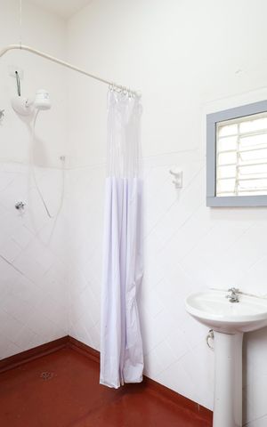 Casa para alugar com 90m², 2 quartos e sem vagaBanheiro 