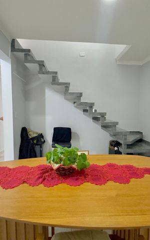 Casa para alugar com 220m², 4 quartos e 1 vaga Casa para alugar com 220m², 4 quartos e 1 vagaSala de Jantar