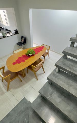 Casa para alugar com 220m², 4 quartos e 1 vaga Casa para alugar com 220m², 4 quartos e 1 vagaSala de Jantar