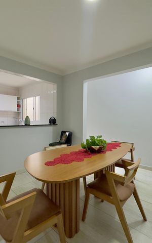 Casa para alugar com 220m², 4 quartos e 1 vaga Casa para alugar com 220m², 4 quartos e 1 vagaSala de Jantar
