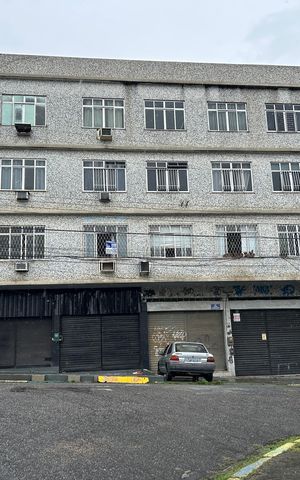 Apartamento à venda com 80m², 2 quartos e 1 vagaFachada + placa