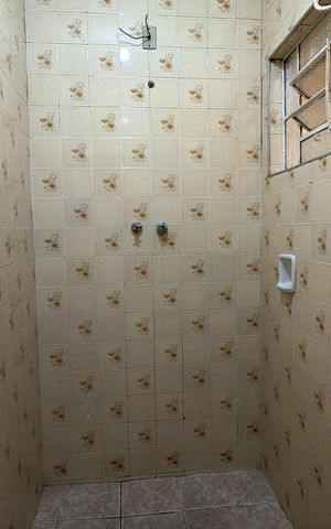 Casa de condomínio para alugar com 50m², 1 quarto e sem vagaBanheiro