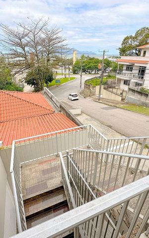 Casa para alugar com 250m², 4 quartos e 1 vagaEscada