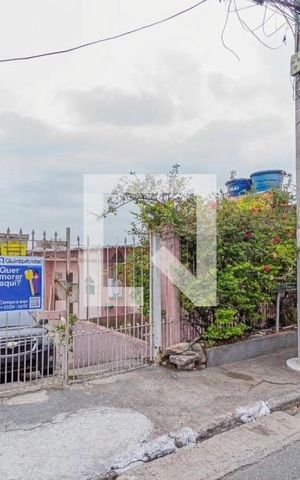 Casa à venda com 250m², 2 quartos e 1 vaga Casa à venda com 250m², 2 quartos e 1 vagaFachada