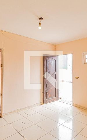Casa à venda com 250m², 2 quartos e 1 vaga Casa à venda com 250m², 2 quartos e 1 vagaSala