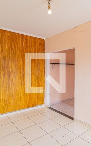 Casa à venda com 250m², 2 quartos e 1 vaga Casa à venda com 250m², 2 quartos e 1 vagaSala