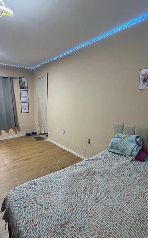 Casa à venda com 180m², 3 quartos e 2 vagas Casa à venda com 180m², 3 quartos e 2 vagasSuíte
