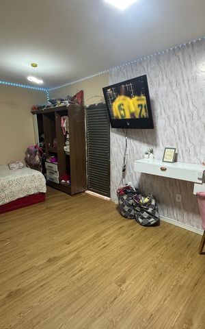 Casa à venda com 180m², 3 quartos e 2 vagas Casa à venda com 180m², 3 quartos e 2 vagasSuíte